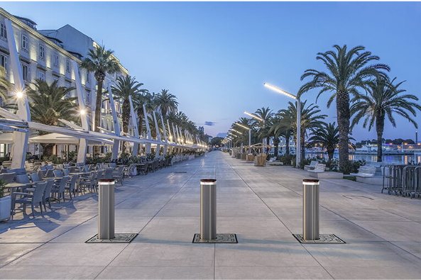 Semi-automatic bollards